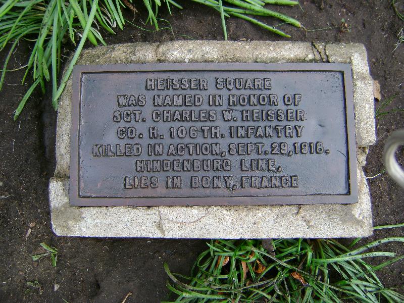 Zoom on the image : Heisser Square Park Tree Markers